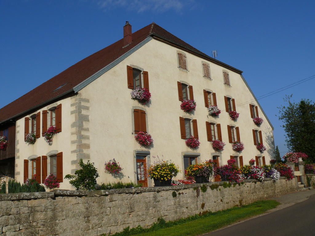Le P'Tit Bonheur Bed & Breakfast Chilly-sur-Salins Bagian luar foto